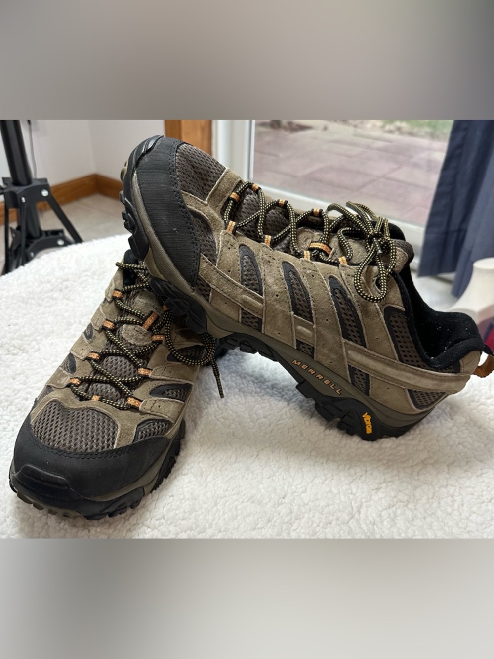 Merrell Men’s Moab 2 Ventilator Trail Trek Hiking Shoes Vibram Size 12 Walnut